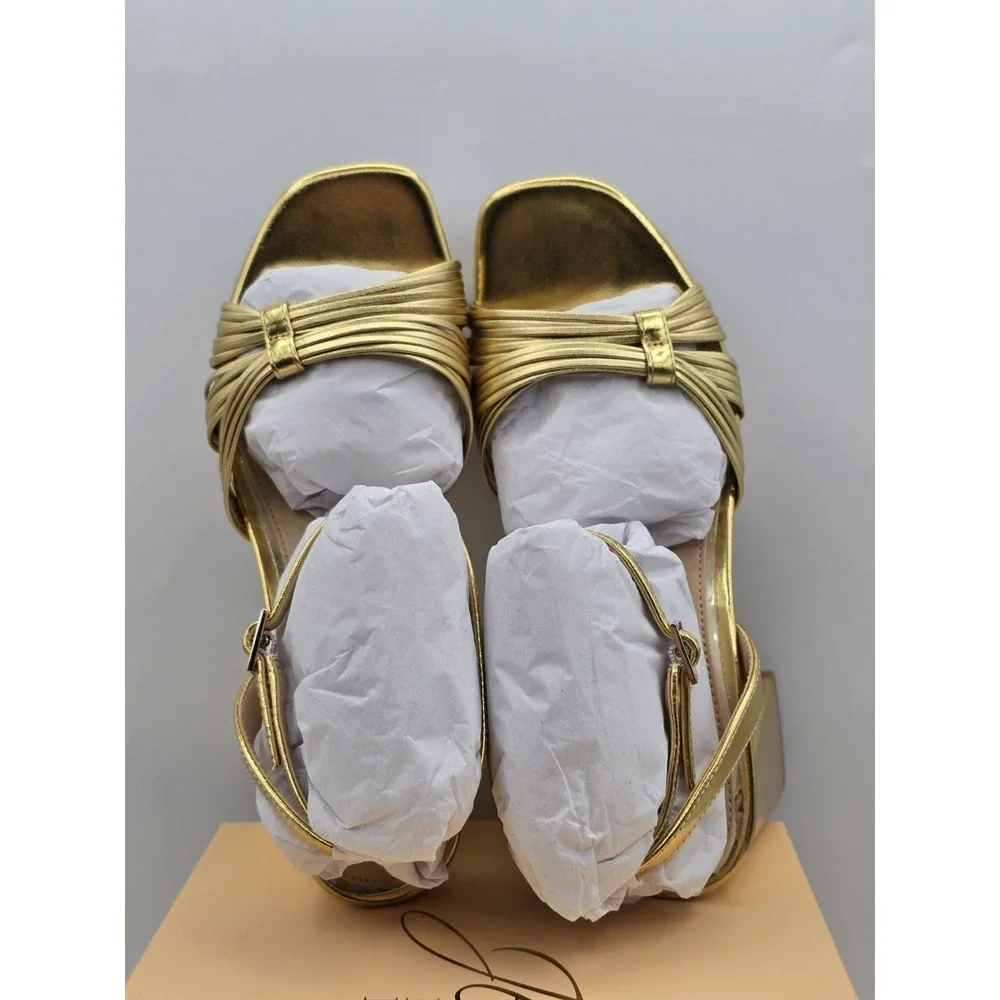 Badgley Mischka this listing